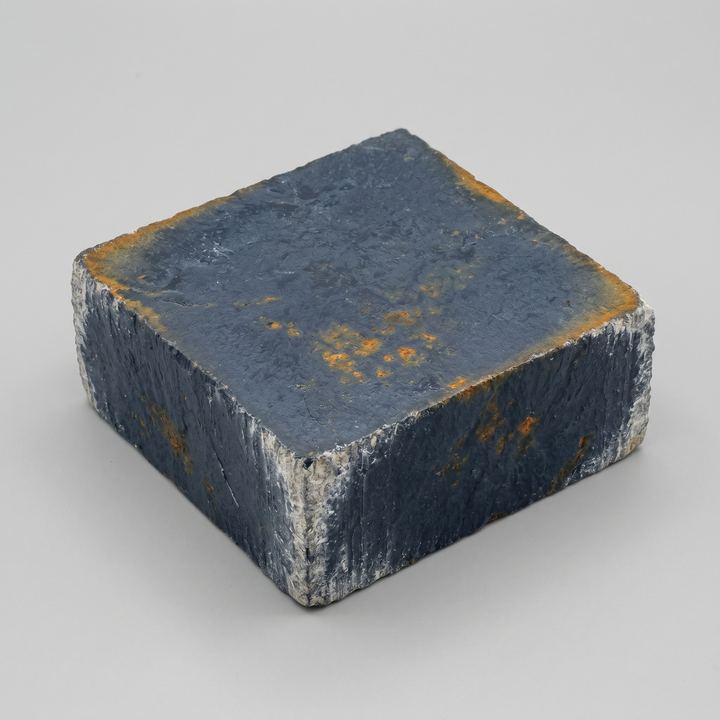 Rendered sample plate of Ca₄Co₂Fe₂O₁₆Si₄
