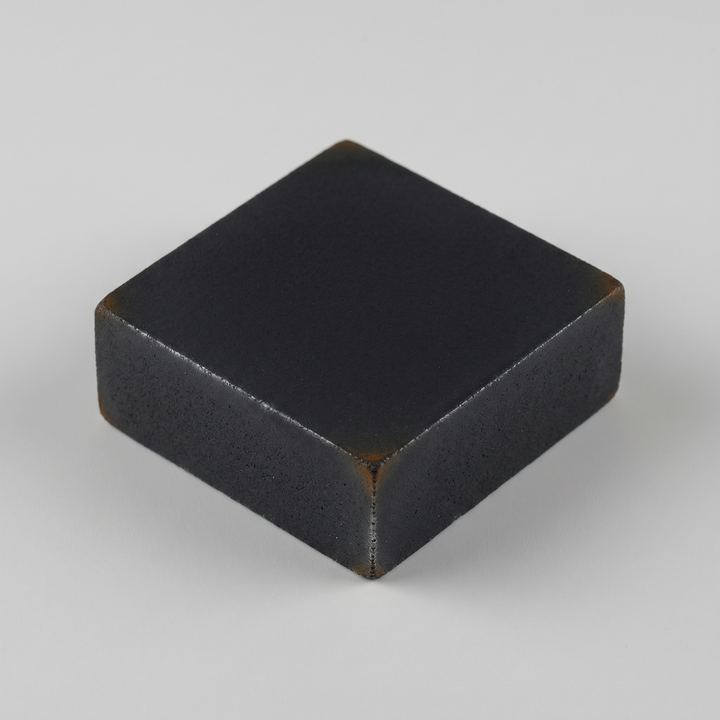 Rendered sample plate of Co₄Fe₆O₁₆Sb₂