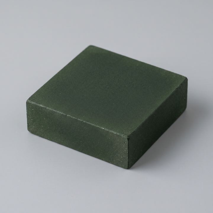 Rendered sample plate of Cr₂Nd₂O₁₆Sr₆Ti₂