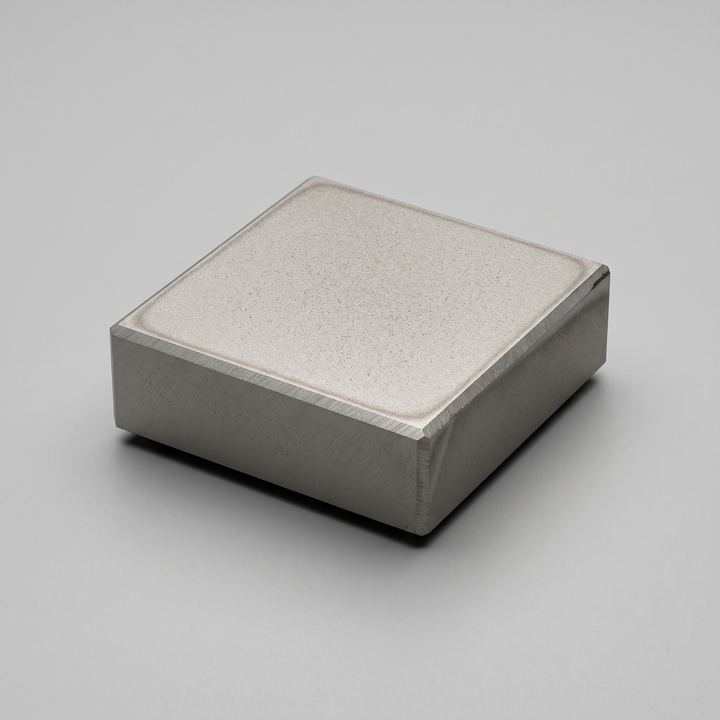 Rendered sample plate of FeMn₅Nb₄Si₂