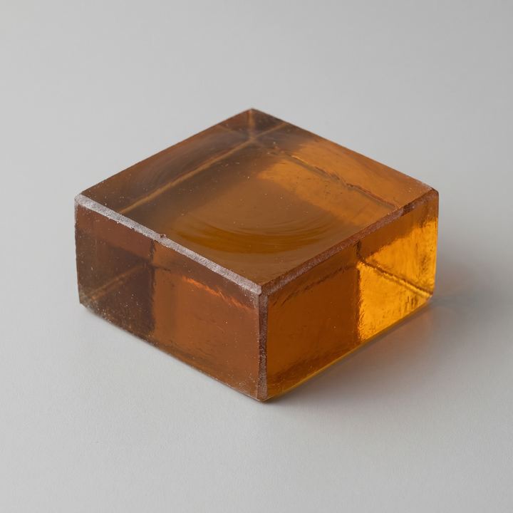 Rendered sample plate of Fe₂Na₄O₂₀Si₈