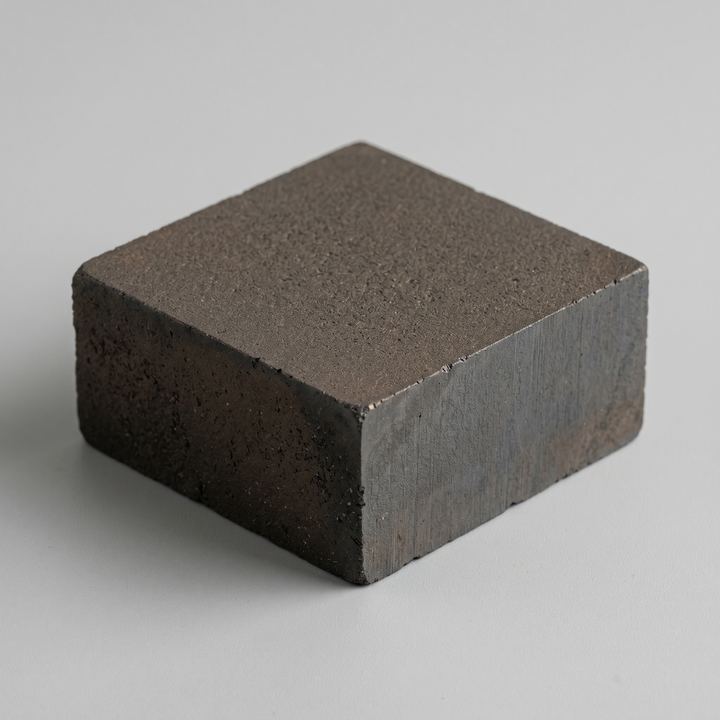 Rendered sample plate of Fe₄Mo₅O₃₀Sr₁₀Ti