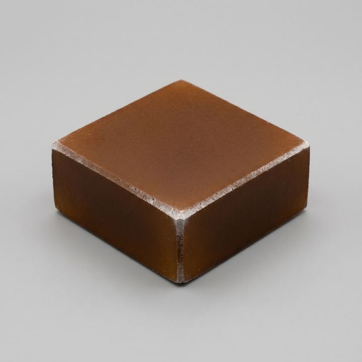 Rendered sample plate of Fe₈Li₂O₁₆Sn₂